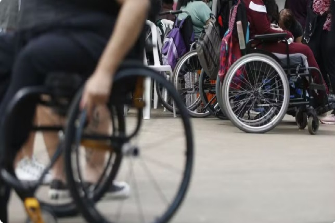 Cerca de 299 mil piauienses com 2 anos ou mais tinham alguma deficiência em 2022