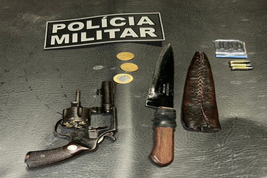 Estaria ameaçando populares em frente à rodoviária 